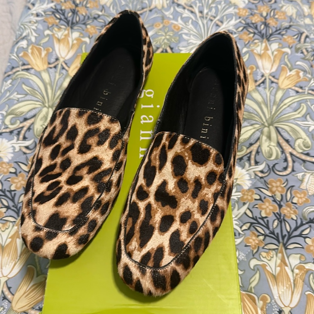 Gianni Bini Leopard Print Flats size 7